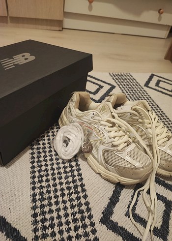 37 Beden New Balance Beyaz Kadın Spor Ayakkabı