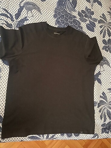 Pull bear regular fit L beden