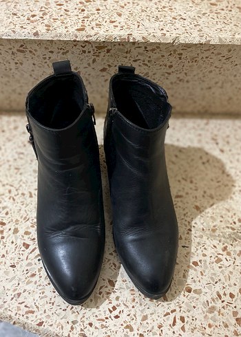 Siyah Deri Tokalı Kadın Topuklu Bot - Görsel 10
