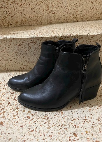 Siyah Deri Tokalı Kadın Topuklu Bot - Görsel 5