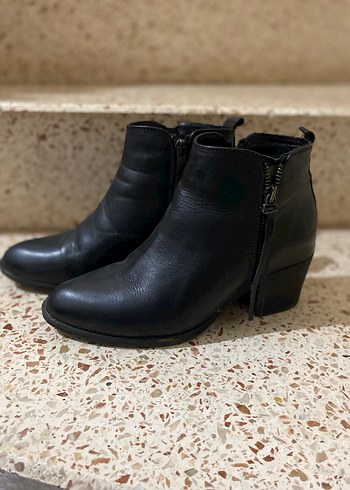 Siyah Deri Tokalı Kadın Topuklu Bot - Görsel 7