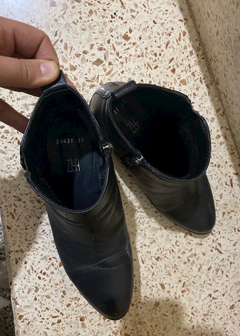 Siyah Deri Tokalı Kadın Topuklu Bot - Görsel 9