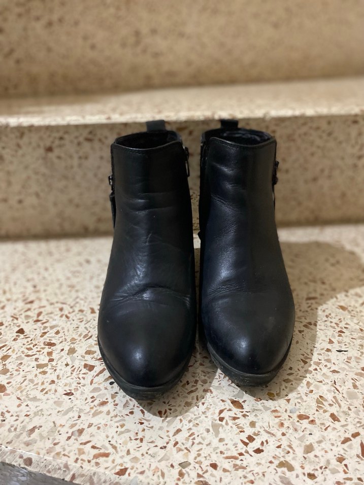 Siyah Deri Tokalı Kadın Topuklu Bot - Görsel 4