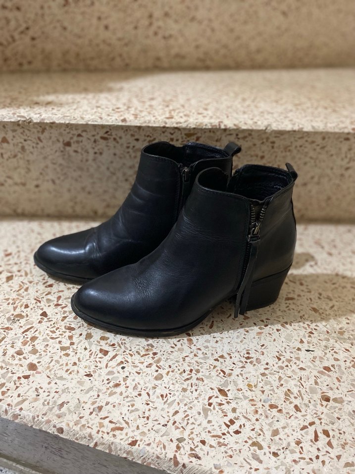 Siyah Deri Tokalı Kadın Topuklu Bot - Görsel 3