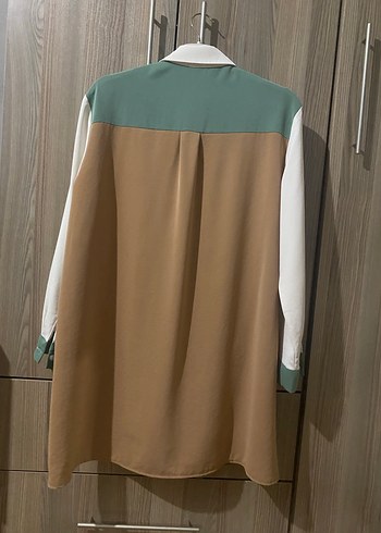 Kadın Bej Renkli Düğmeli Mini Gömlek - Görsel 4