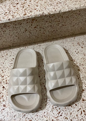 Gri Dolgu Topuk Kadın Terlik - Görsel 5