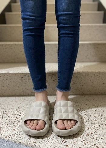 Gri Dolgu Topuk Kadın Terlik - Görsel 2