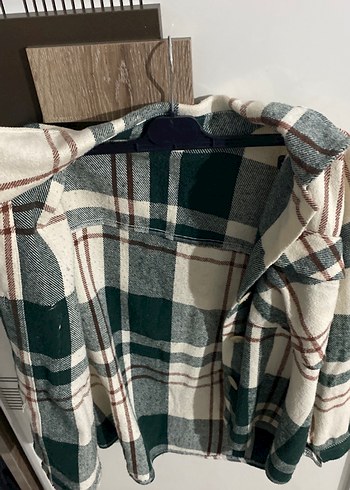 Düğmeli Ekose Desenli Yeşil Gömlek - Görsel 2