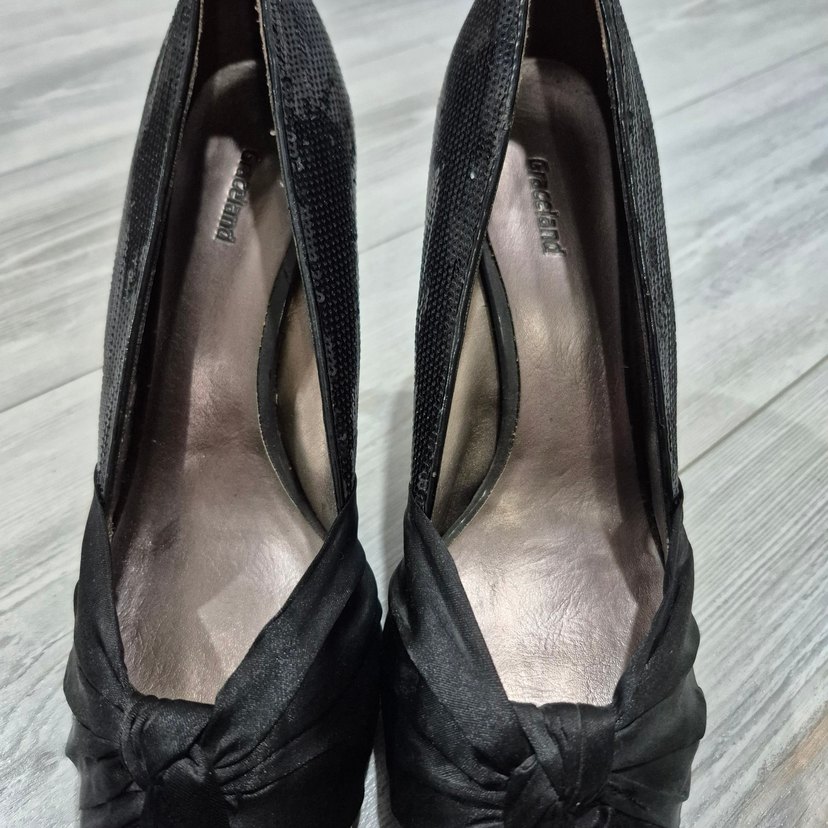 Siyah Parlak Stiletto Topuklu Kadın Ayakkabı - Görsel 3