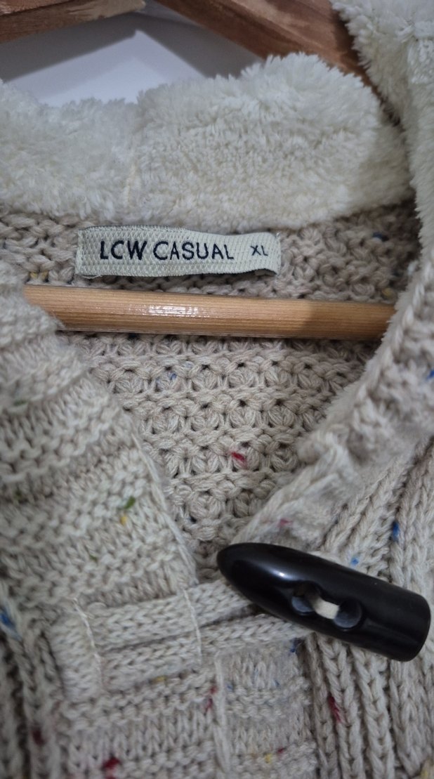 Kapüşonlu Bej Örgü Kadın Hırka - Görsel 3