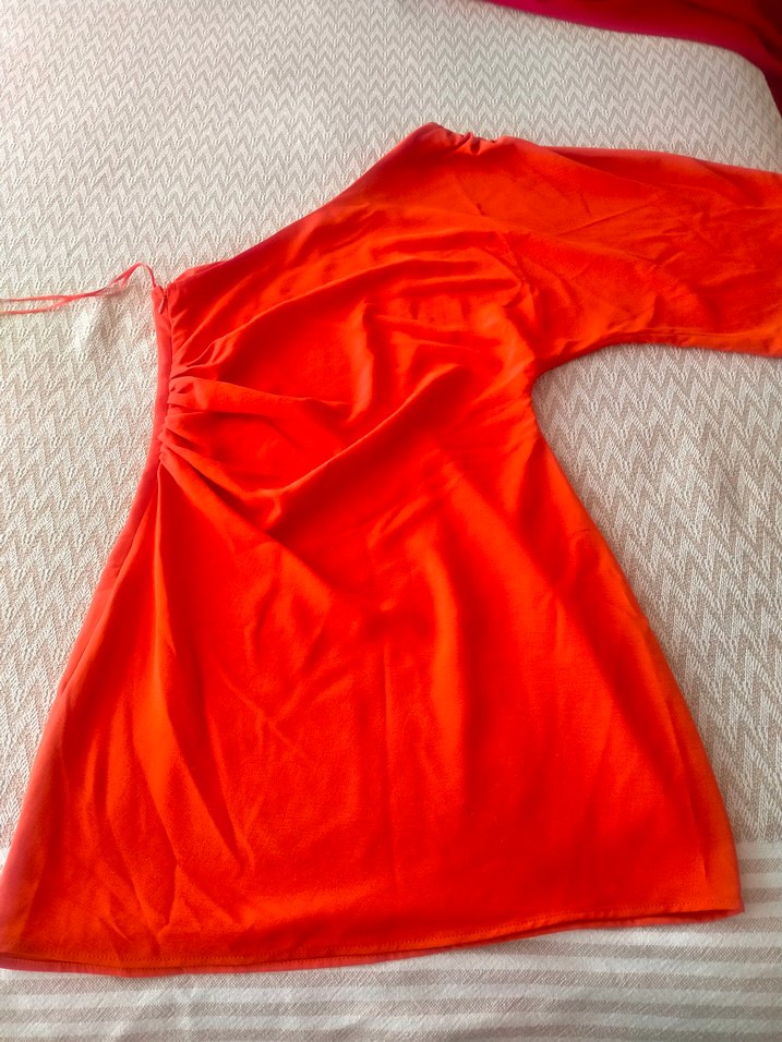 H&M turuncu tek kol elbise - Görsel 3