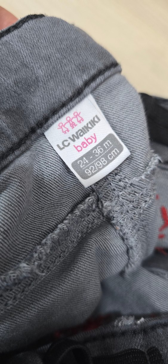 LC Waikiki Nakışlı Gri Kız Kot Pantolon - Görsel 3