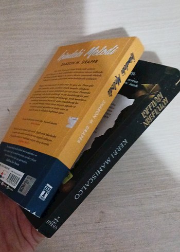 Beden Renk Kötülerin Krallığı ve İçimdeki Melodi Romanları