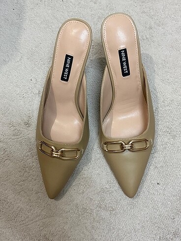 Nine West Nine west