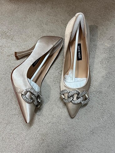 Nine west