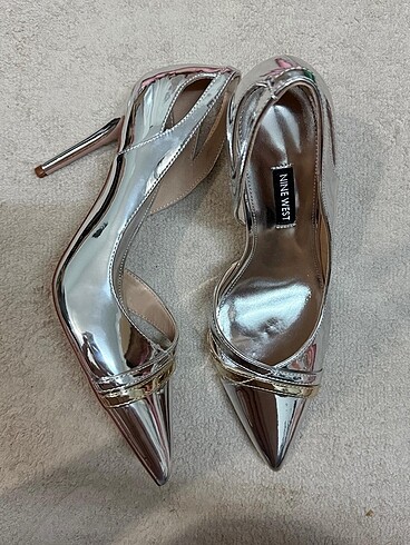 Nine West Nine west