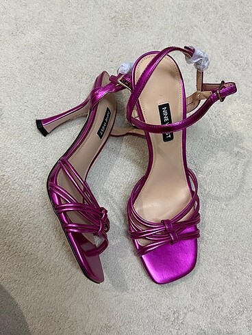 Nine west