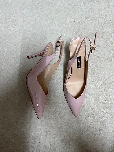 Nine West Nine west