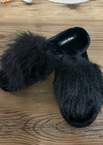 Nine West Kürklü Siyah Platform Topuklu Kadın Terlik