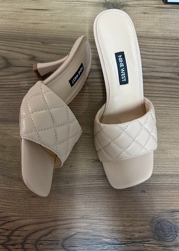 Nine West Kadın Bej Pliseli Topuklu Terlik - Görsel 4