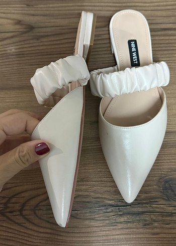 38 Beden Beyaz Pileli Stiletto Terlik