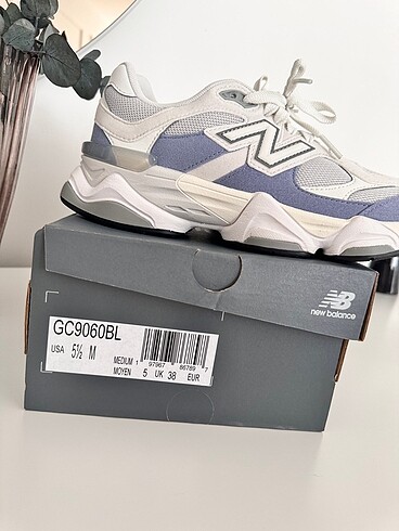 New Balance 9060