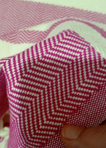 Pembe Çizgili Yatak Örtüsü - Görsel 4