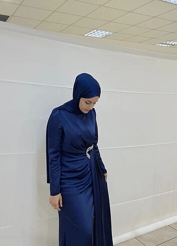 Lacivert saten abiye 