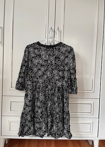 Dantel Detaylı Siyah Midi Elbise - Görsel 2