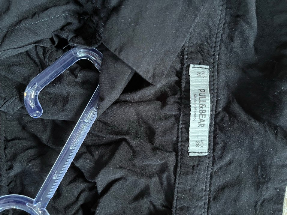 Düğmeli Siyah Keten Gömlek - Görsel 3