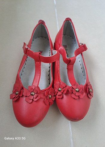 Kız Çocuk Kırmızı Çiçekli Tokalı Babet - Görsel 3