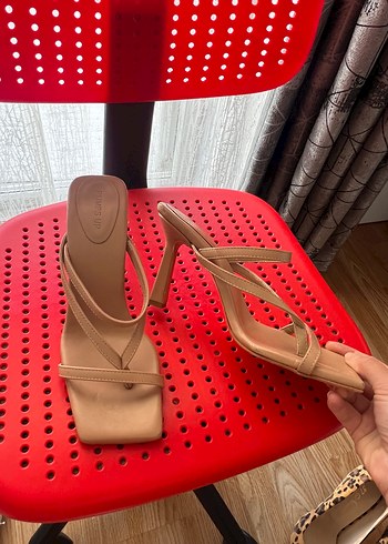 40 Beden Kahverengi Tokalı İnce Topuklu Kadın Sandalet