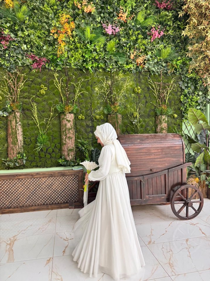 Drapeli Uzun Beyaz Nişan Elbisesi - Görsel 3