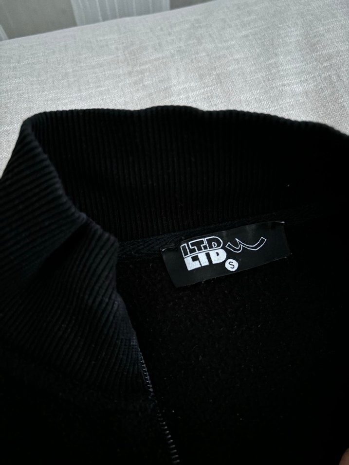 Erkek Siyah Fermuarlı Yüksek Yakalı Sweatshirt - Görsel 3