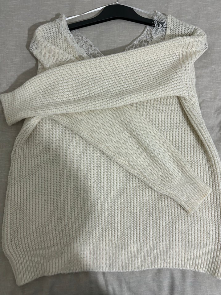 V Yaka Örgü Beyaz Kadın Kazak - Görsel 4