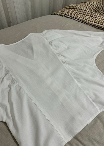 Düğmeli V Yakalı Beyaz Keten Kadın Gömlek - Görsel 8