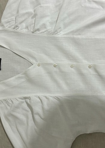 Düğmeli V Yakalı Beyaz Keten Kadın Gömlek - Görsel 4