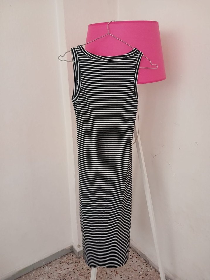 Siyah Beyaz Çizgili Uzun Elbise - Görsel 2