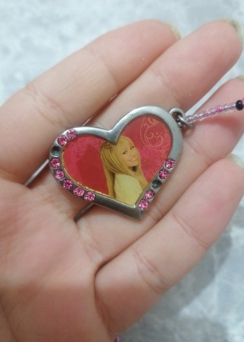 Walt Disney World hannah montana 2000's official disney merch y2k kolye