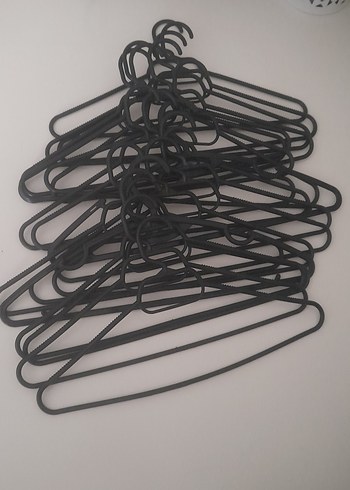Beden Renk Siyah Plastik Askı Seti