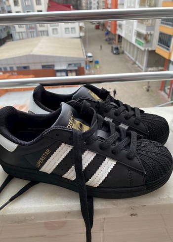 Siyah Beyaz Adidas Superstar Kadın Spor Ayakkabı
