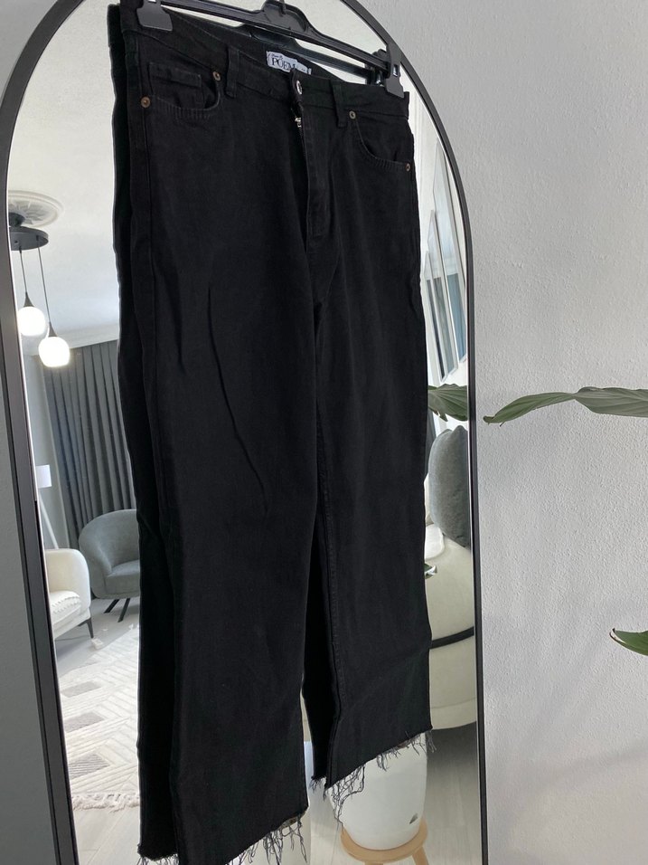 Siyah Kemerli Kadın Kot Pantolon - Görsel 3