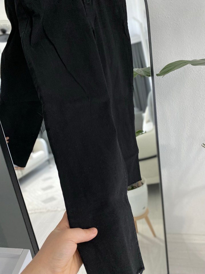 Siyah Kemerli Kadın Kot Pantolon - Görsel 4