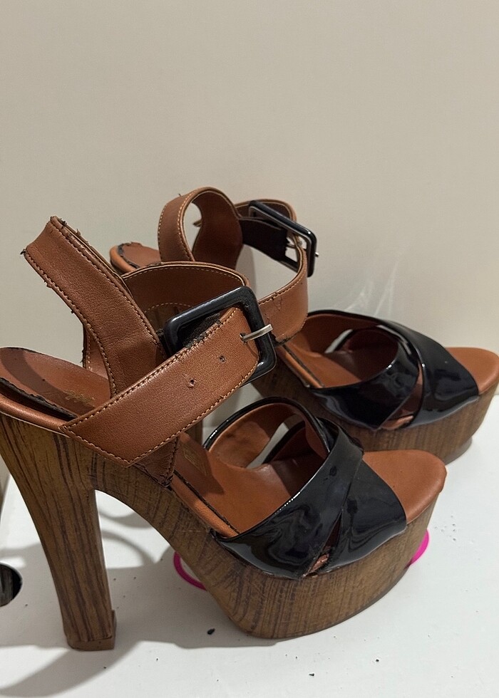 Yüksek Topuklu Ahşap Ayakkabı - Görsel 2