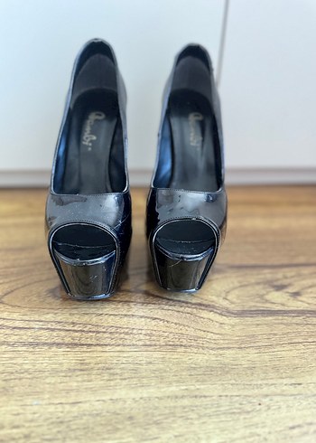 37 Beden Siyah Rugan Platformlu Stiletto Topuklu