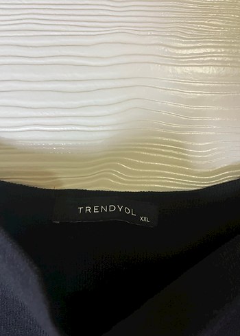 Trendyol & Milla Siyah Kolsuz Midi Triko Elbise