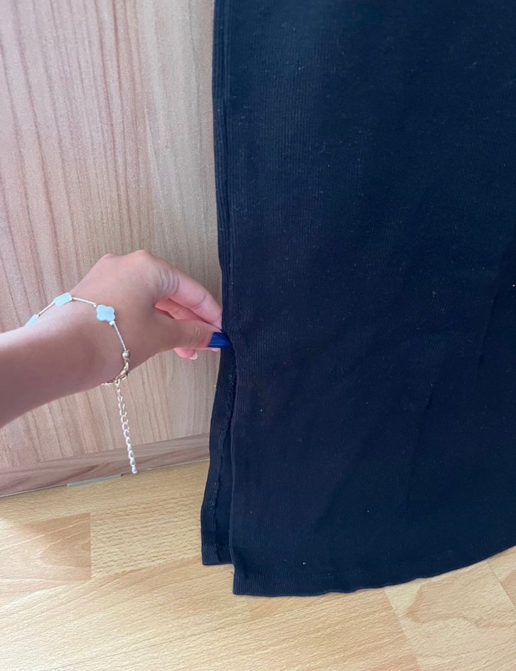 yırtmaçlı  Siyah Triko Uzun Elbise - Görsel 2