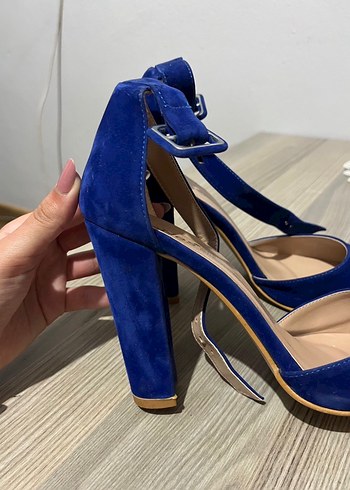 Klasik Mavi Süet Tokalı Topuklu Ayakkabı - Görsel 2