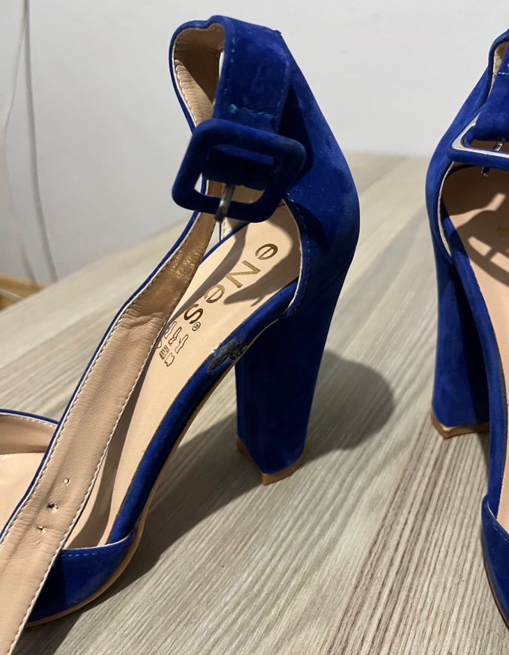 Klasik Mavi Süet Tokalı Topuklu Ayakkabı - Görsel 4