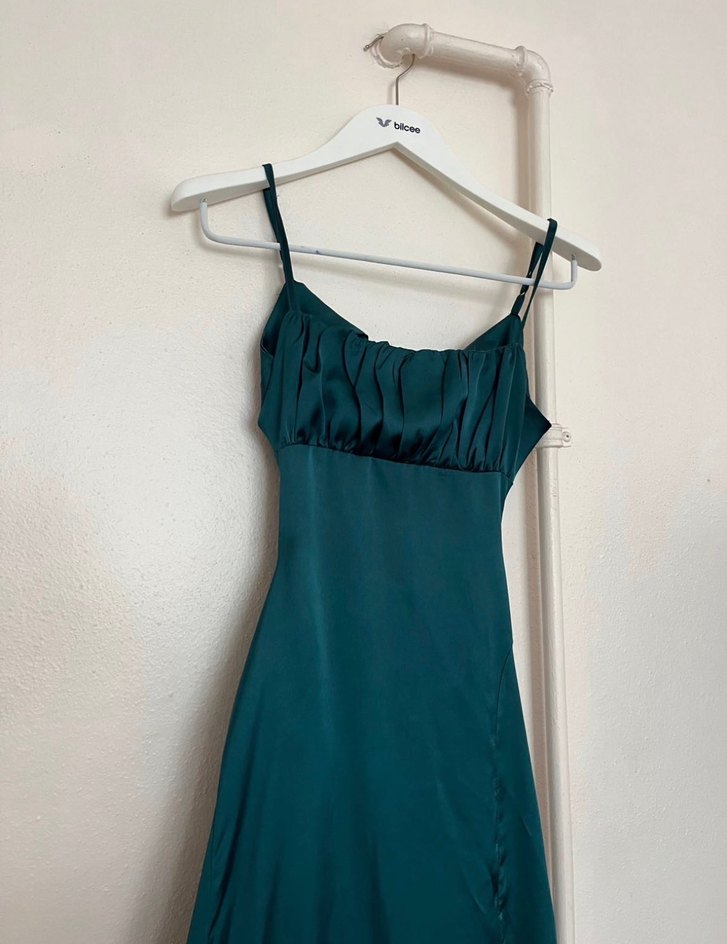 zümrüt yeşili Saten Uzun Askılı Elbise - Görsel 2